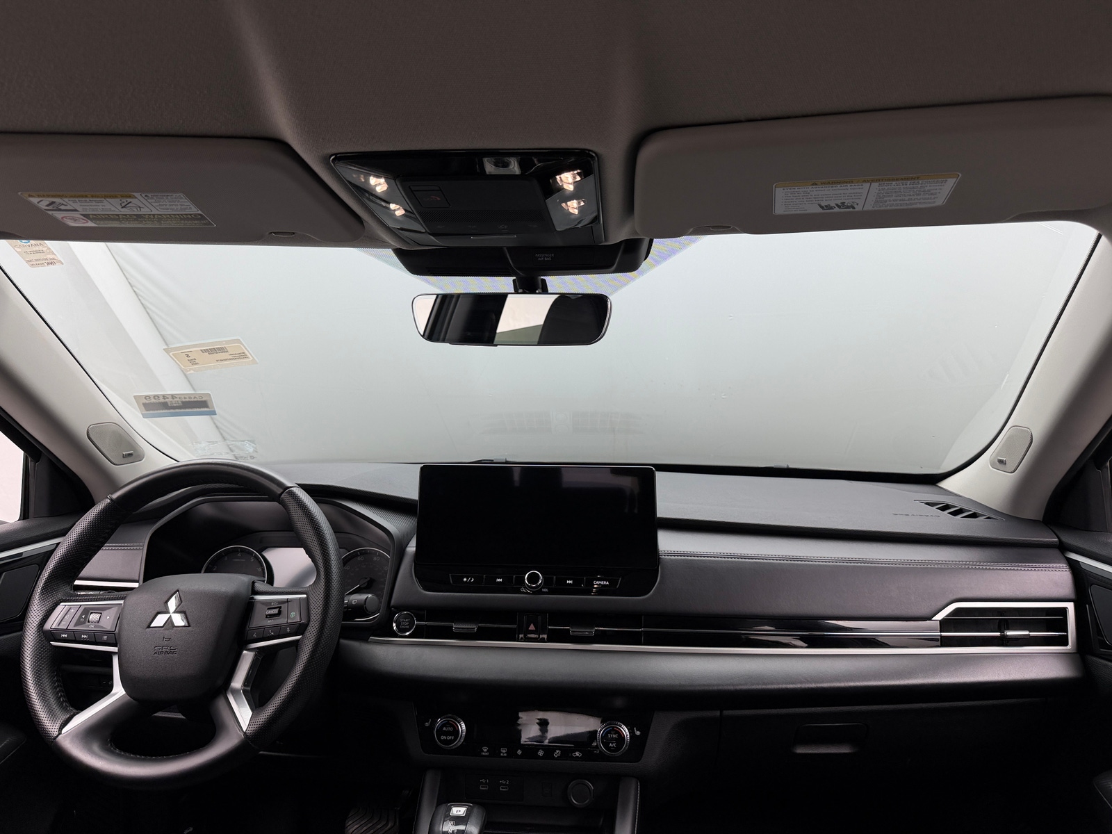 Thumbnail: 2025 Mitsubishi Outlander - 2