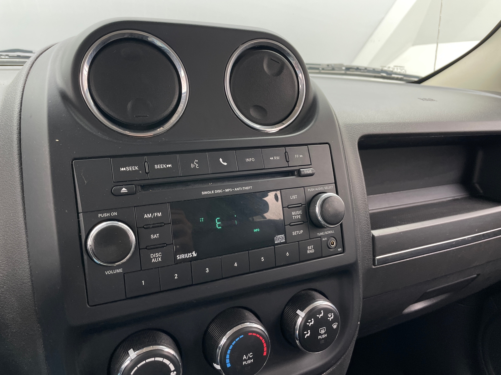 Thumbnail: 2016 Jeep Patriot - 4
