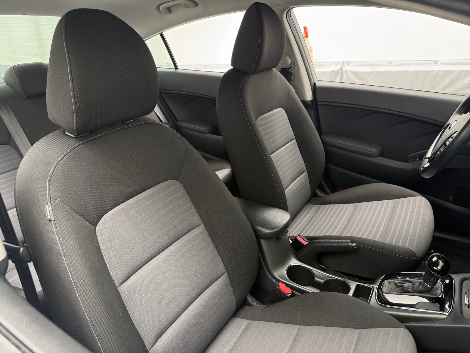 Thumbnail: 2017 Kia Forte - 2