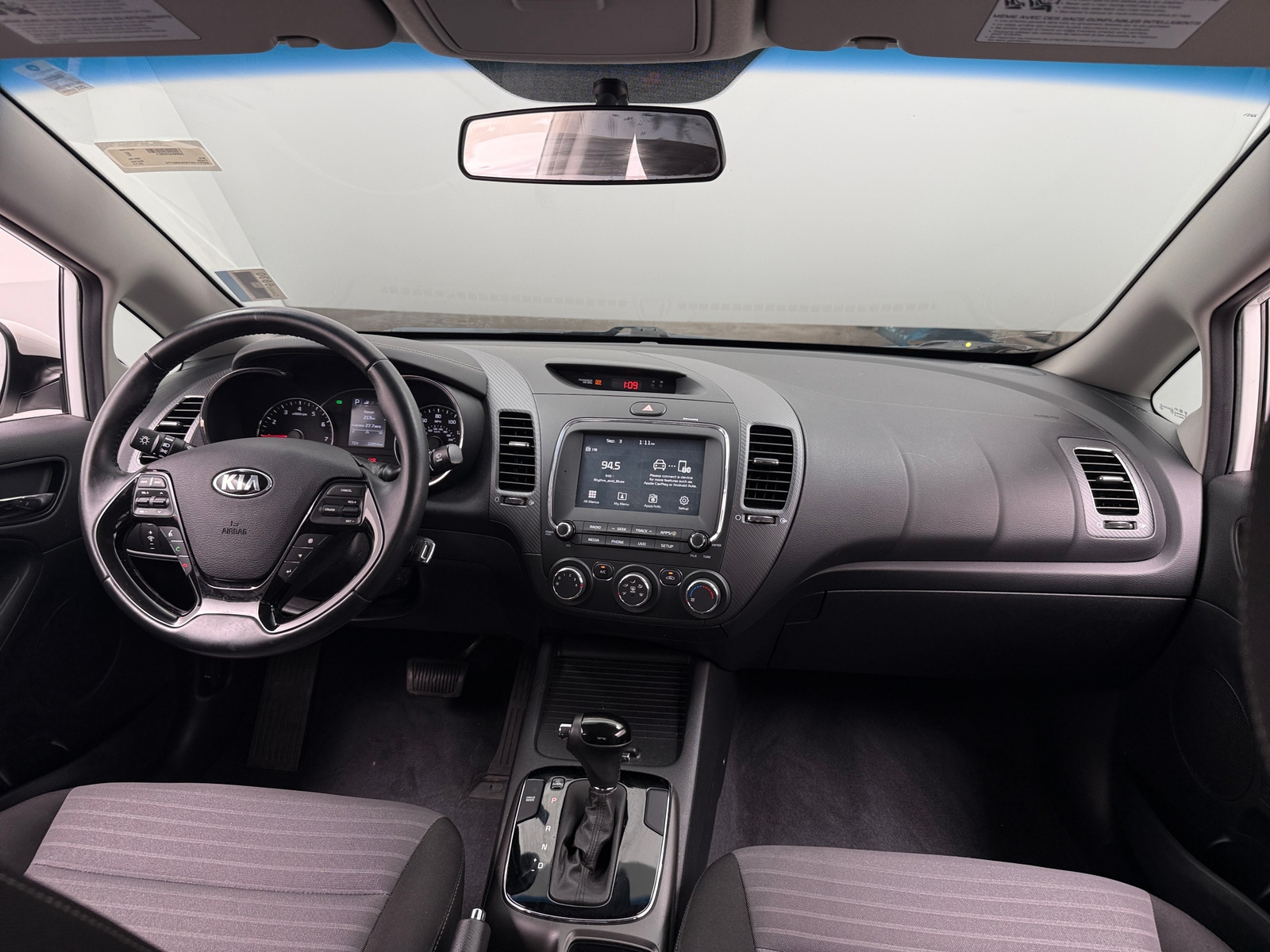 Thumbnail: 2017 Kia Forte - 3