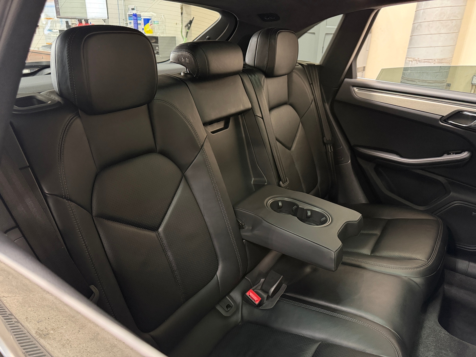 Thumbnail: 2017 Porsche Macan - 5