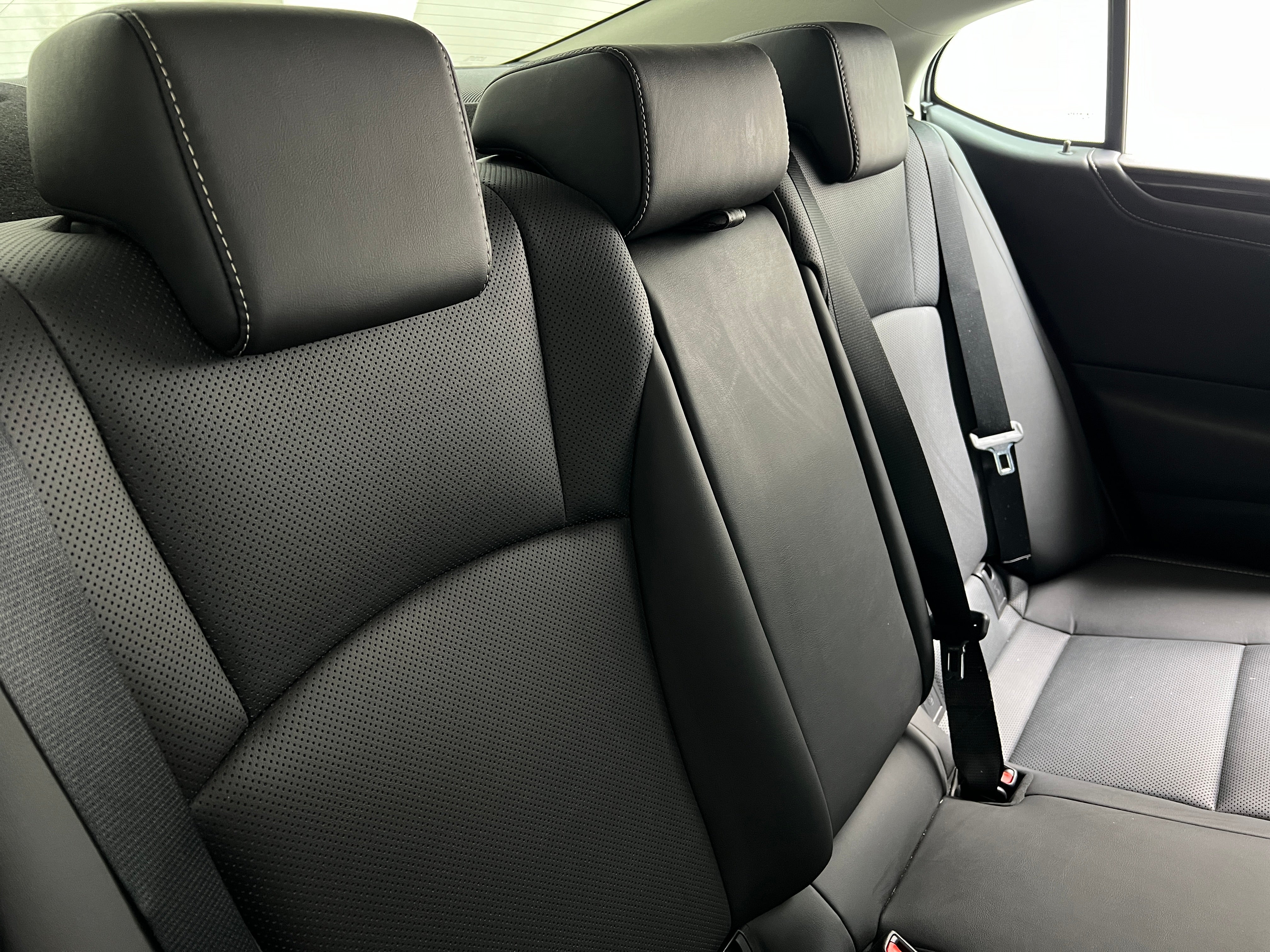 2021 Lexus ES 350 - Photo 4