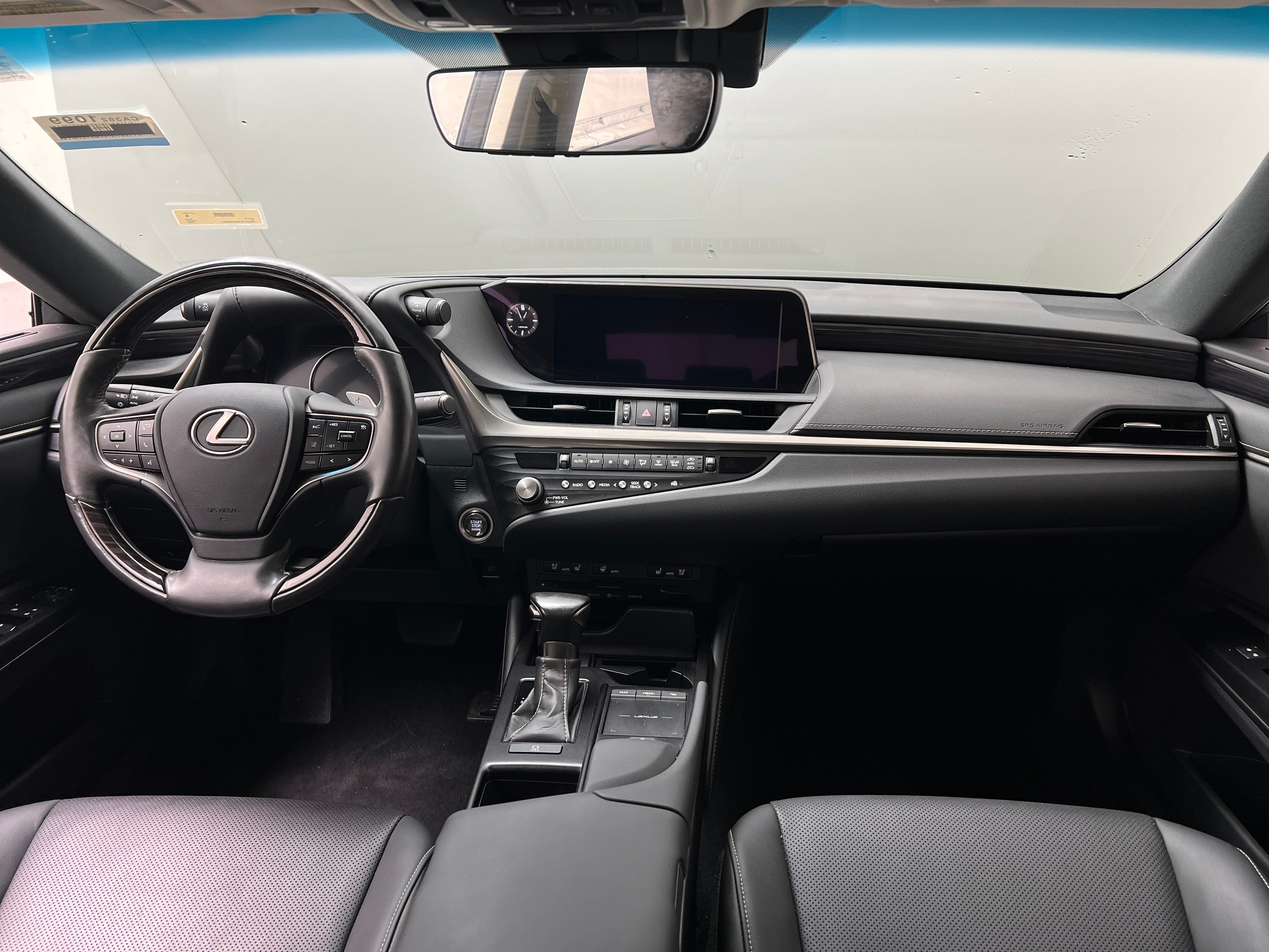 2021 Lexus ES 350 - Photo 6