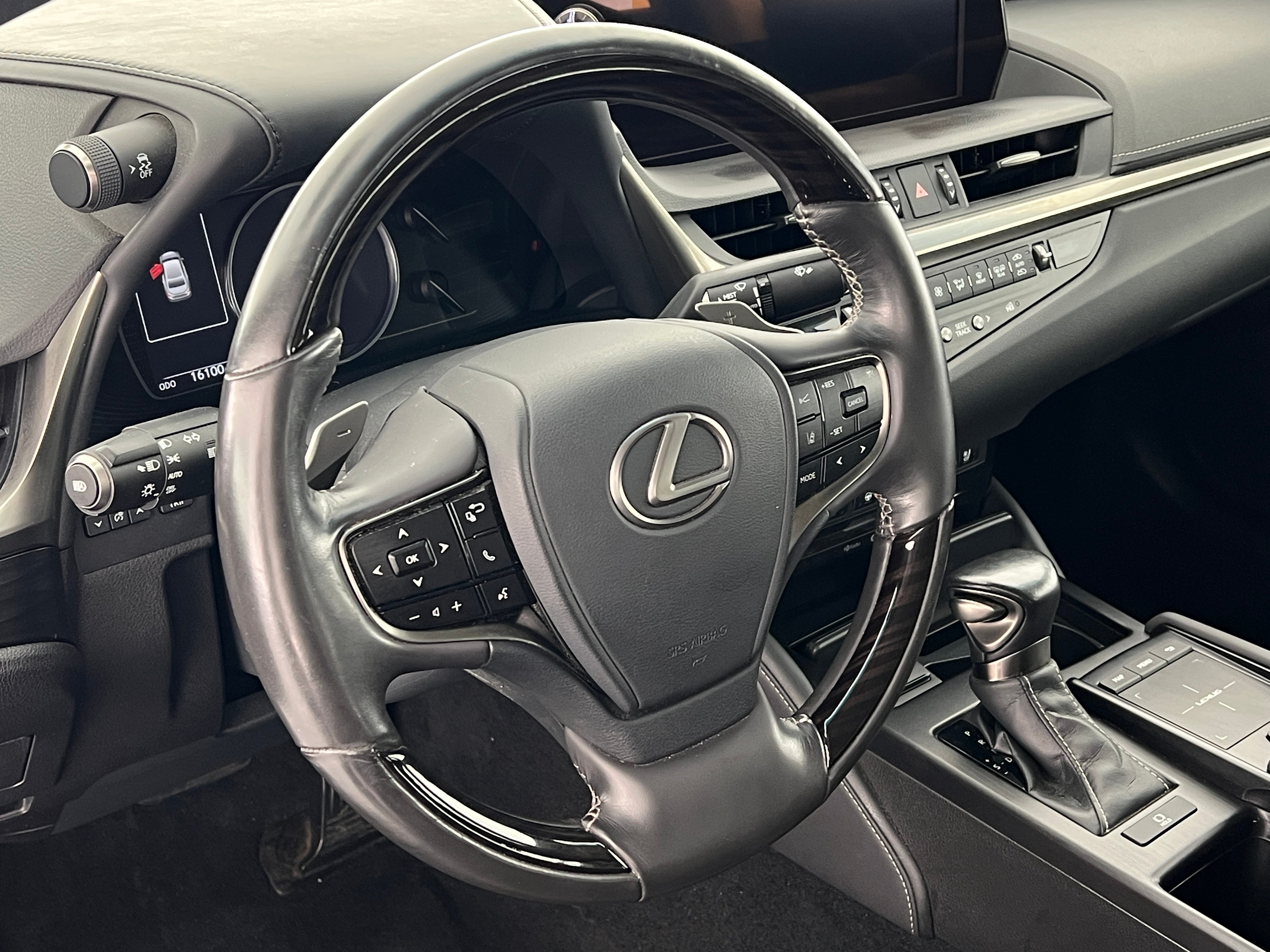 2021 Lexus ES 350 - Photo 8