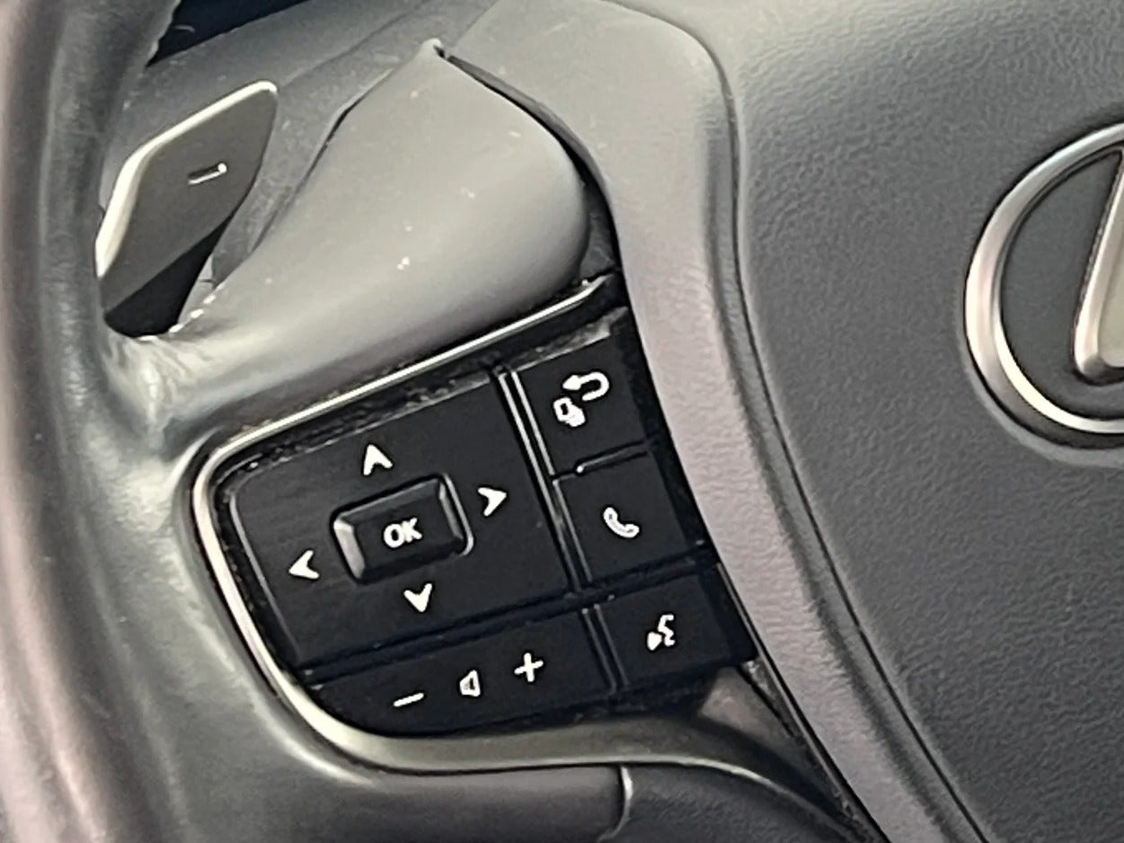 2021 Lexus ES 350 - Photo 18