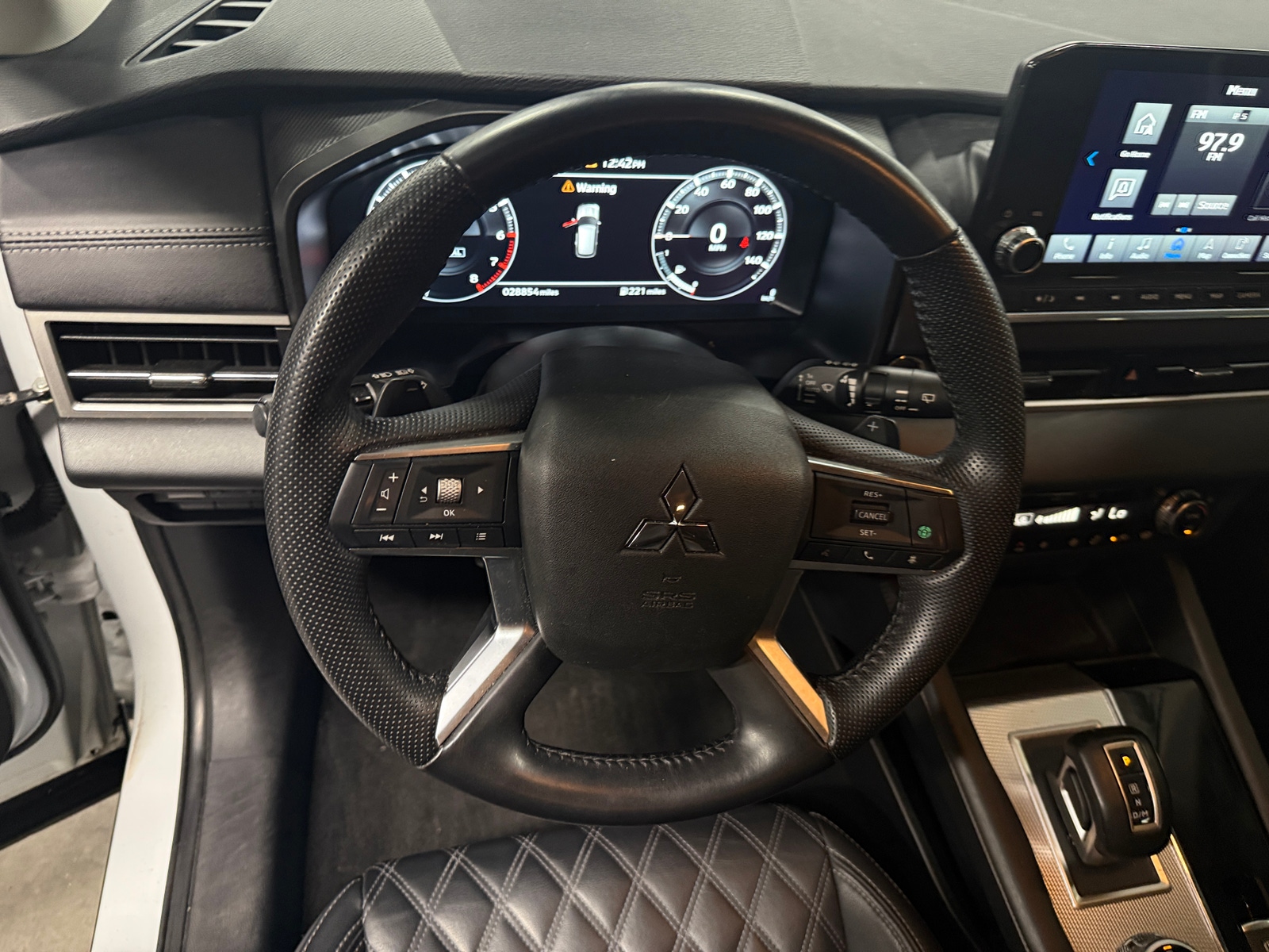 Thumbnail: 2024 Mitsubishi Outlander - 4
