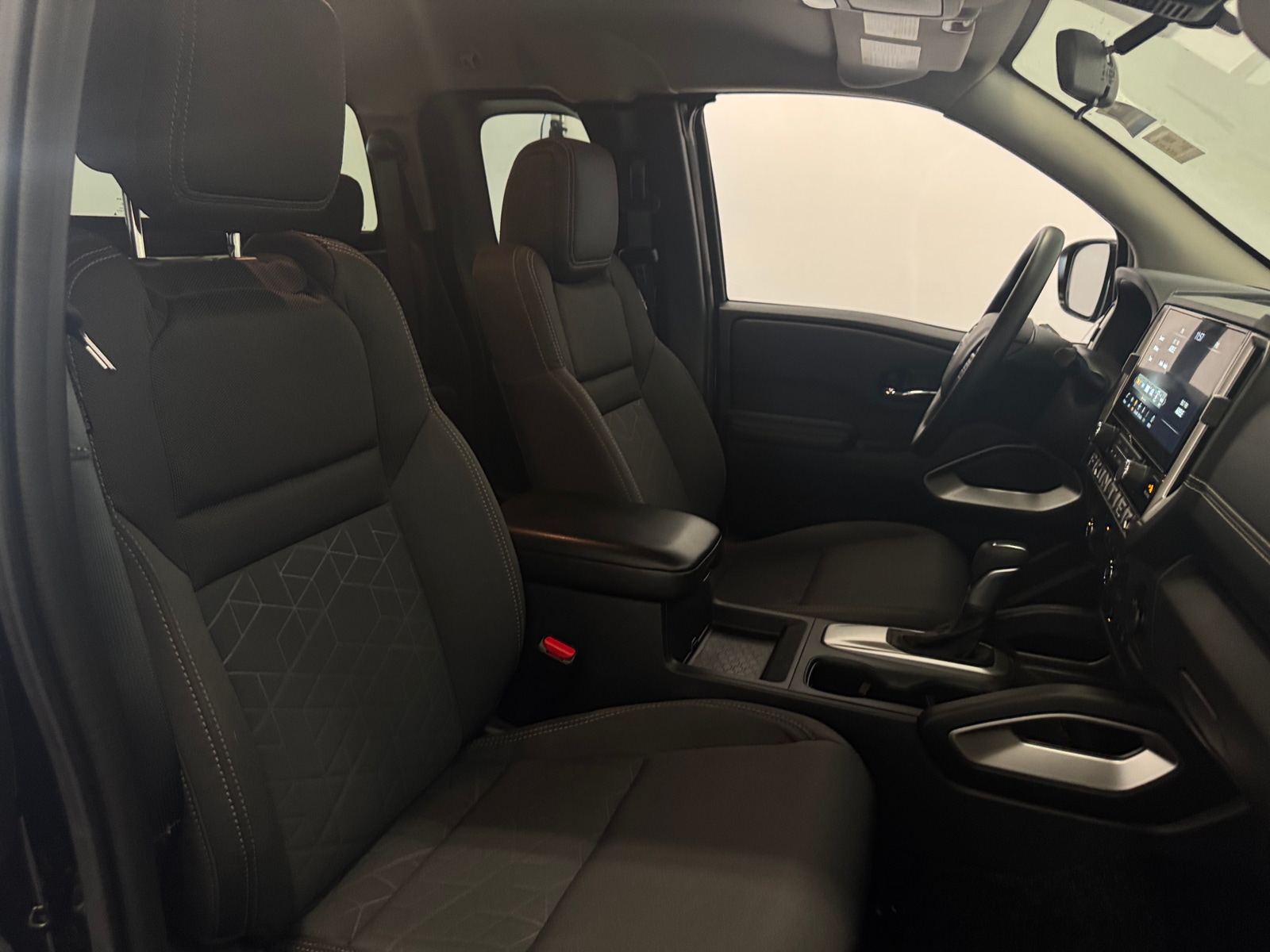 Thumbnail: 2025 Nissan Frontier - 2