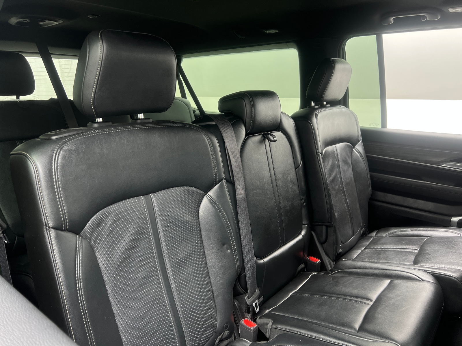 Thumbnail: 2024 Jeep Wagoneer - 5