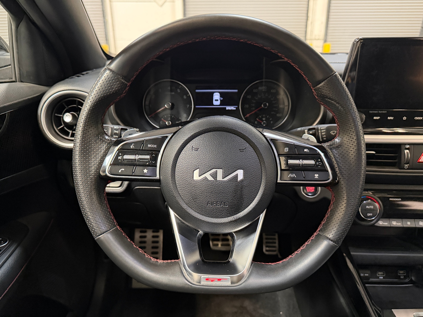 Thumbnail: 2023 Kia Forte - 4