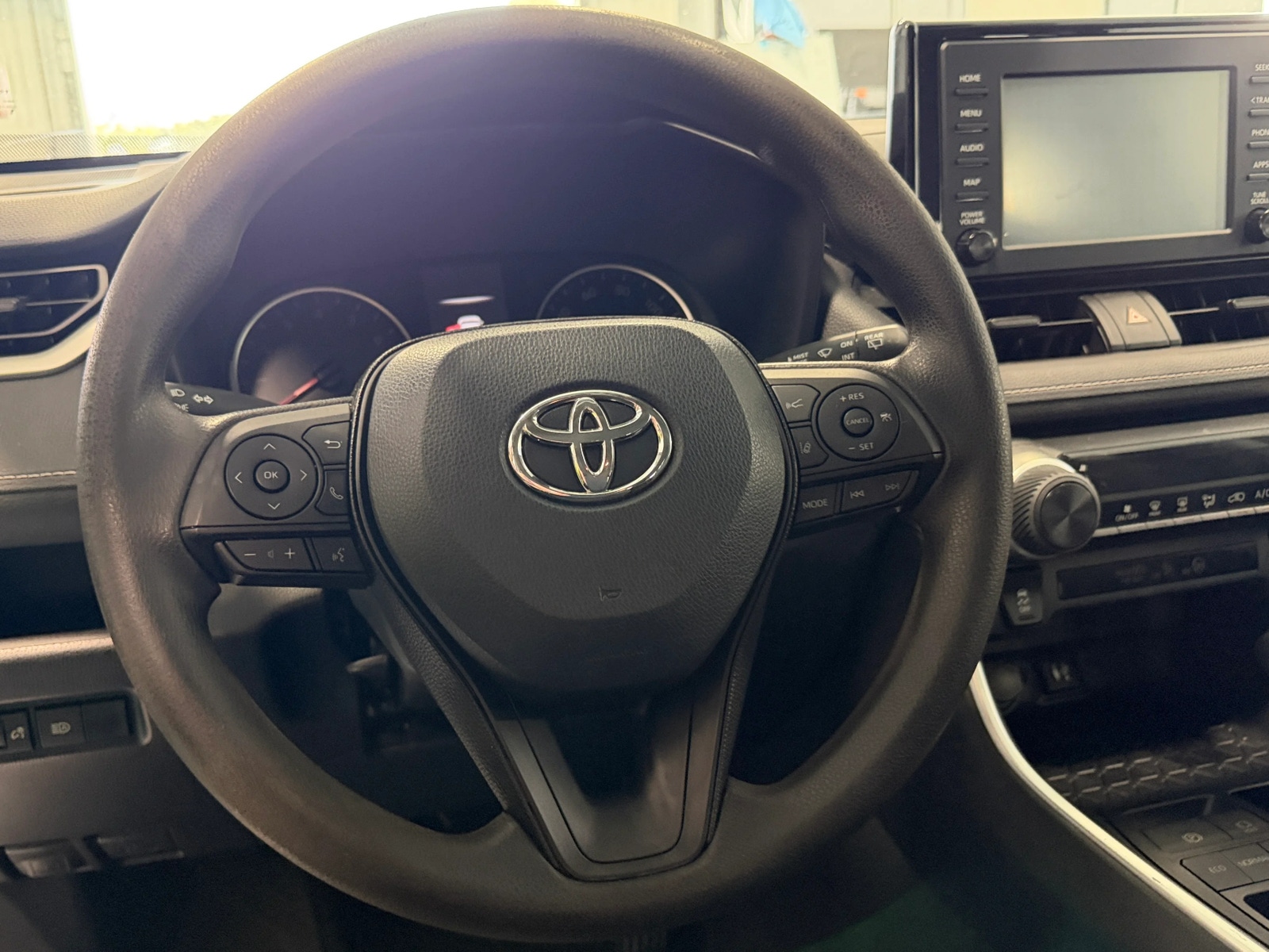 Thumbnail: 2019 Toyota RAV4 - 5