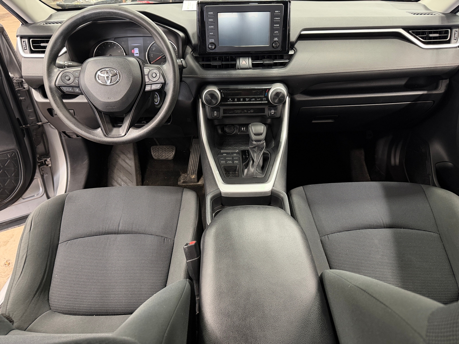 Thumbnail: 2019 Toyota RAV4 - 3