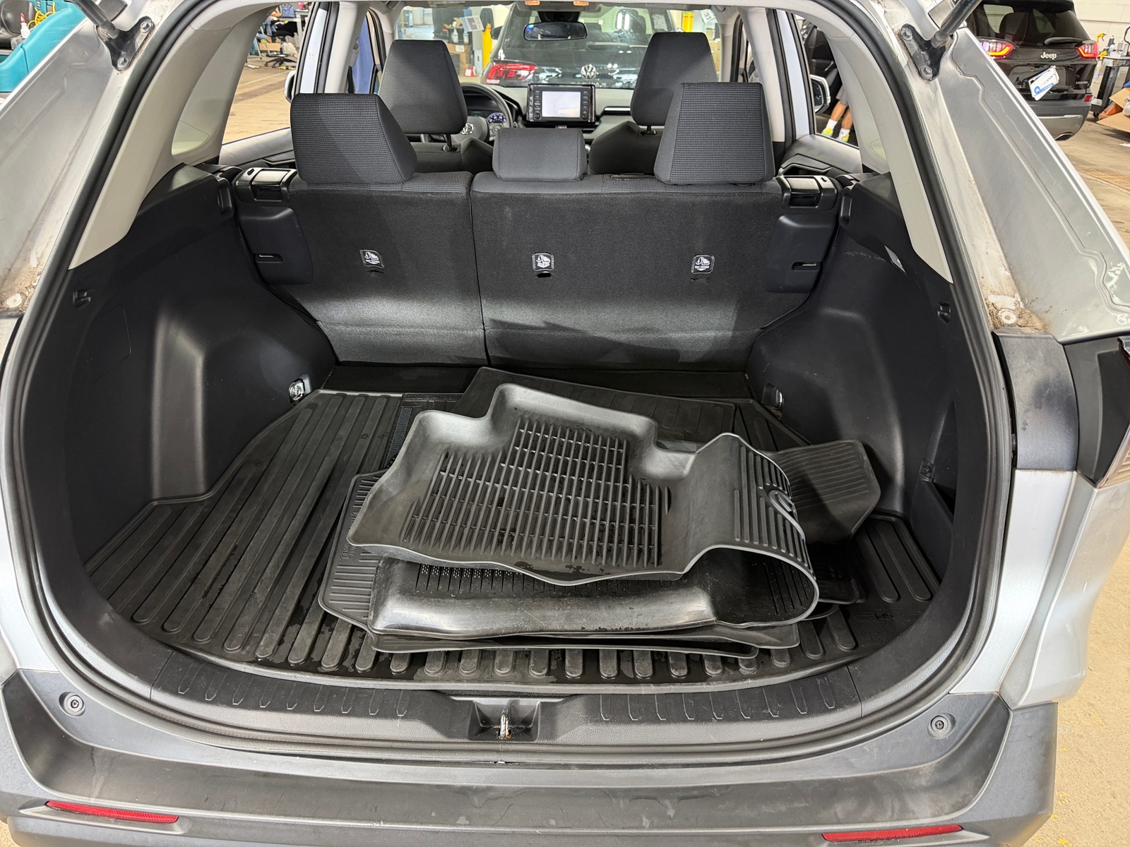 Thumbnail: 2019 Toyota RAV4 - 7