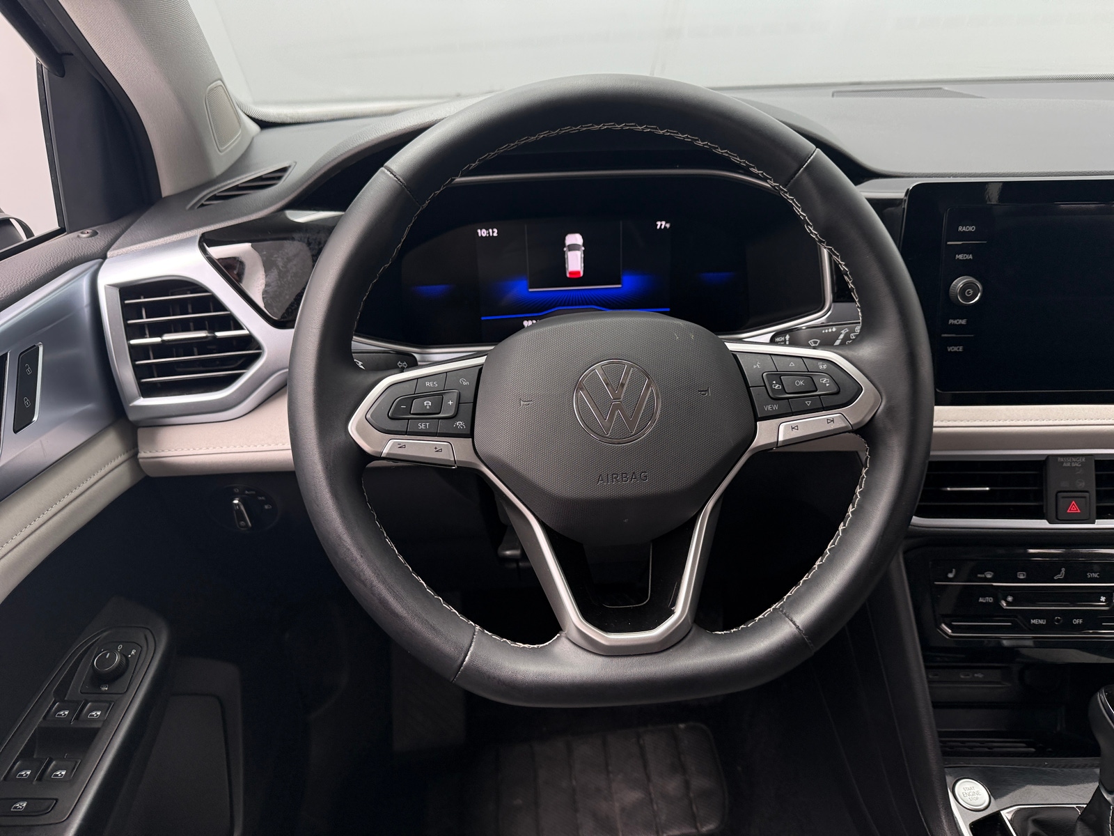 Thumbnail: 2025 Volkswagen Taos - 5
