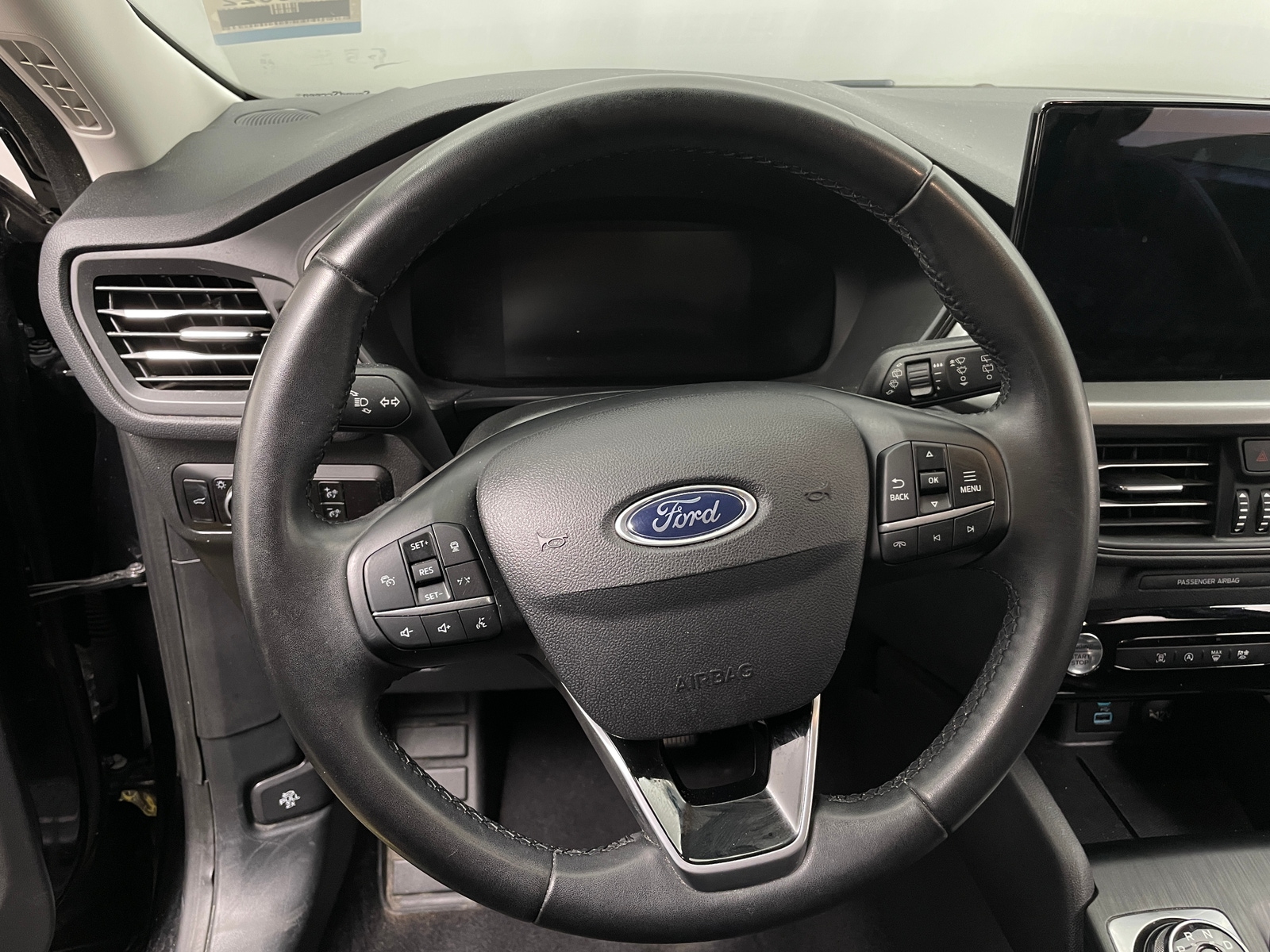 Thumbnail: 2023 Ford Escape - 5