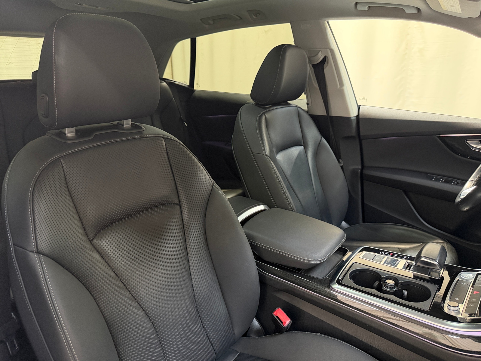 Thumbnail: 2019 Audi Q8 - 2