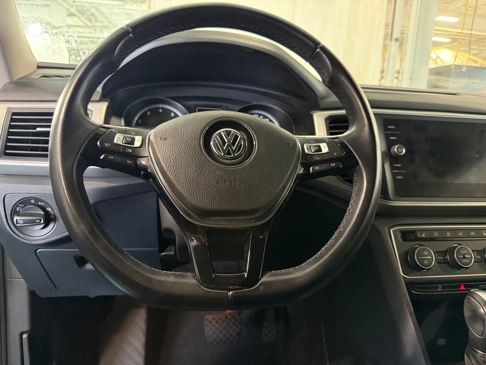 Thumbnail: 2018 Volkswagen Atlas - 4