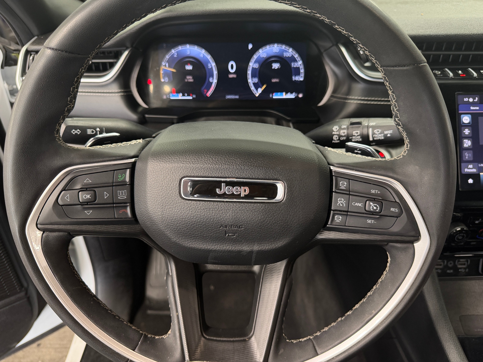 Thumbnail: 2025 Jeep Grand Cherokee L - 4