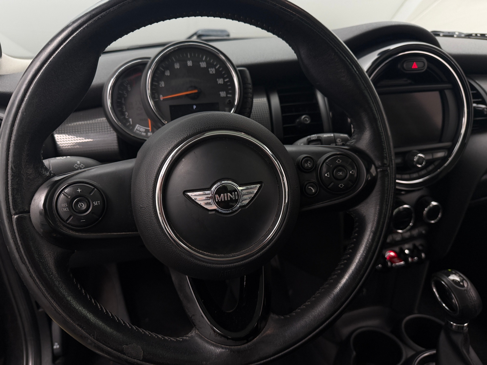 Thumbnail: 2017 MINI Cooper Hardtop - 4