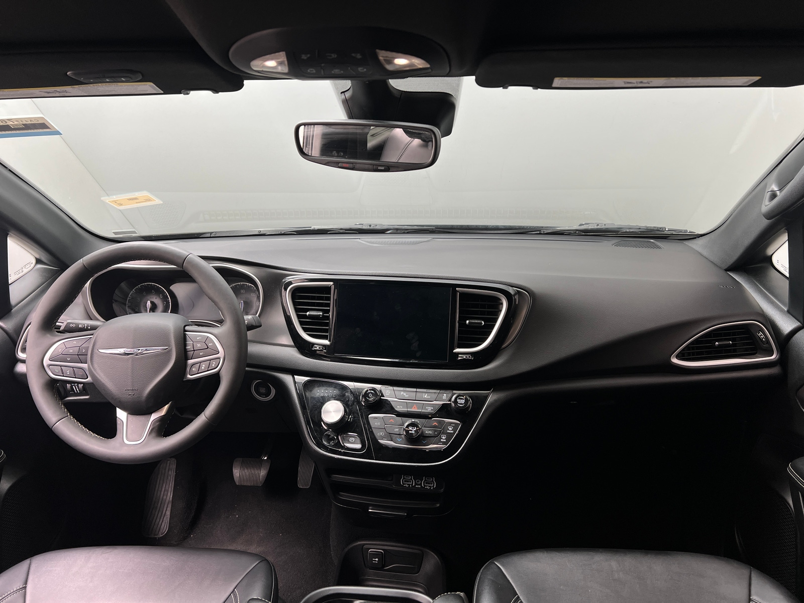 Thumbnail: 2025 Chrysler Pacifica - 2