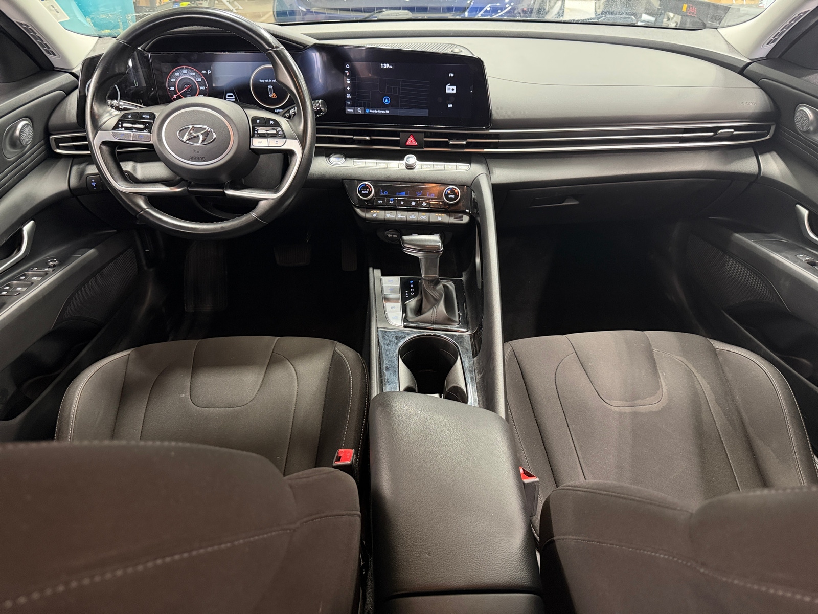 Thumbnail: 2023 Hyundai Elantra - 3