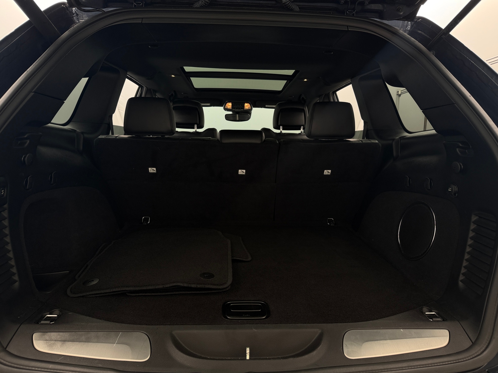 Thumbnail: 2019 Jeep Grand Cherokee - 6
