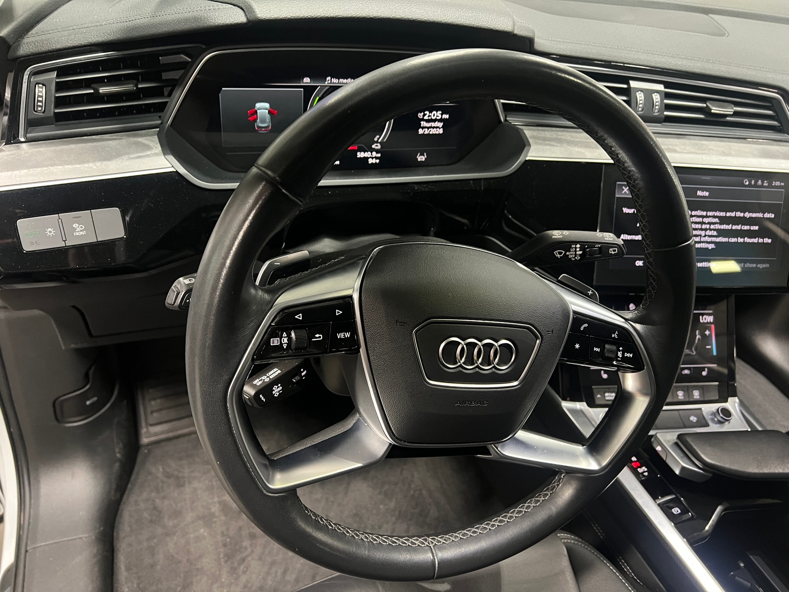Thumbnail: 2024 Audi Q8 e-tron - 4