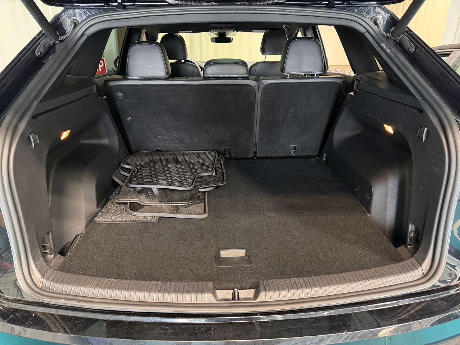 Thumbnail: 2021 Volkswagen Atlas - 6