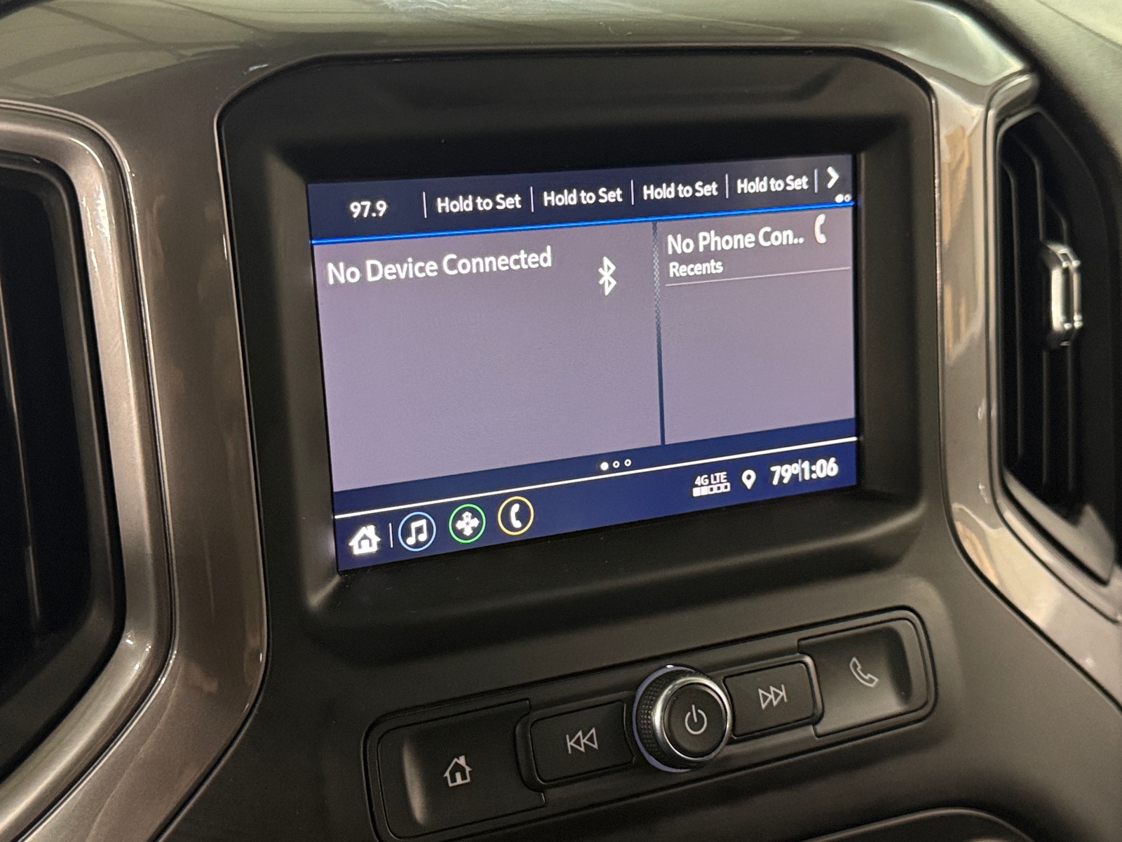Thumbnail: 2021 Chevrolet Silverado 1500 - 4