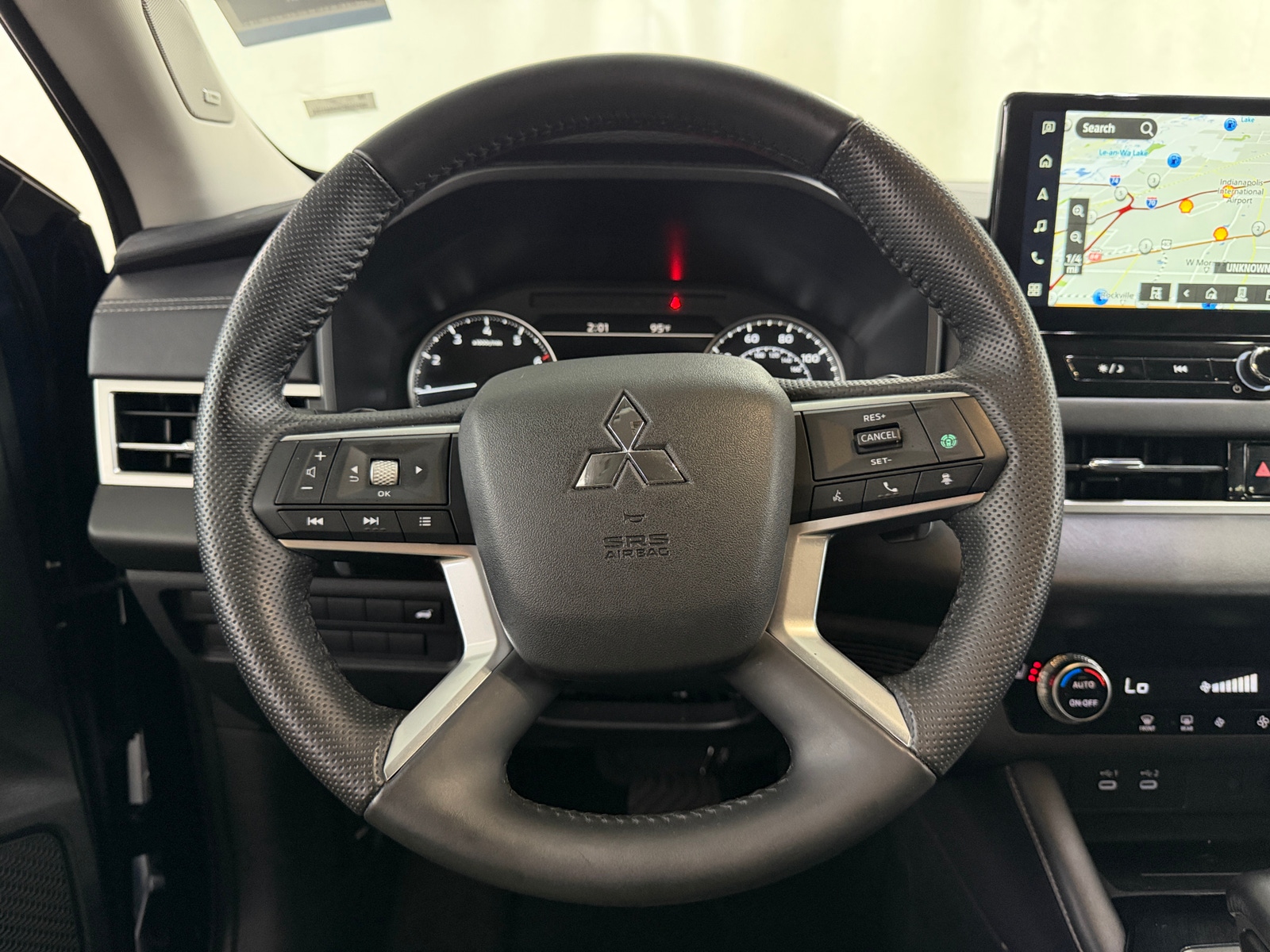 Thumbnail: 2025 Mitsubishi Outlander - 4