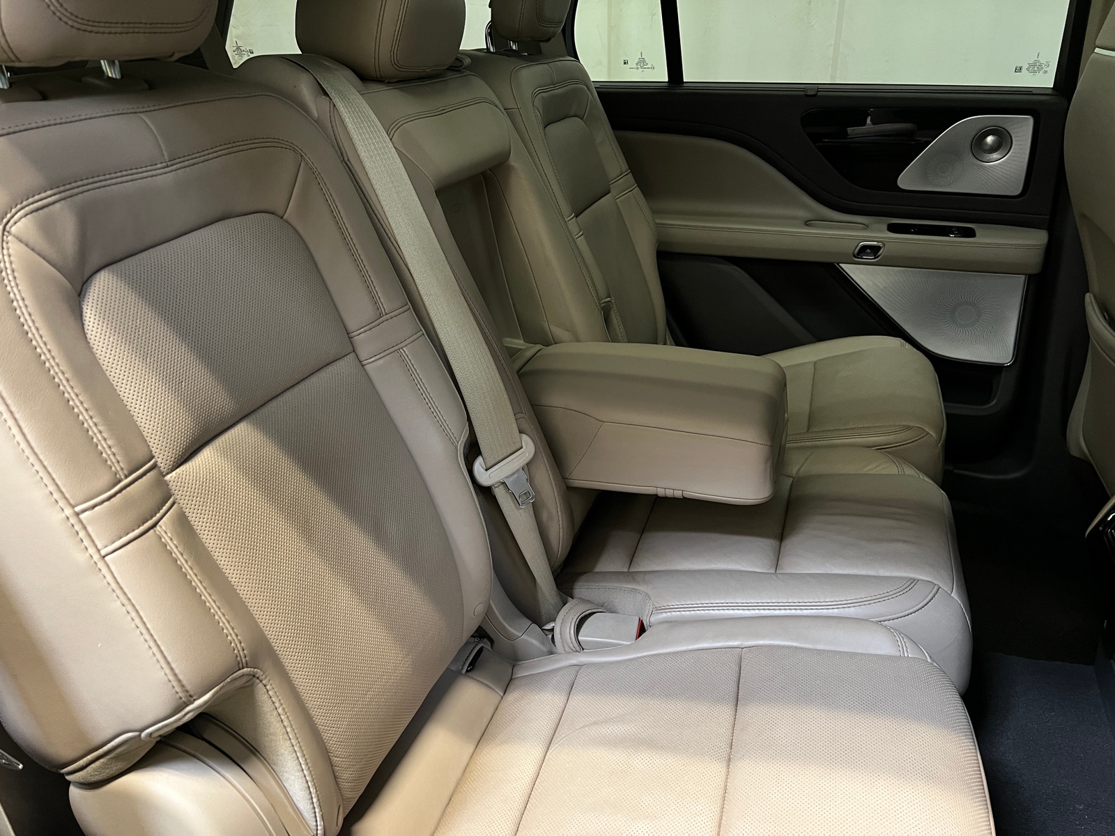 Thumbnail: 2020 Lincoln Aviator - 5