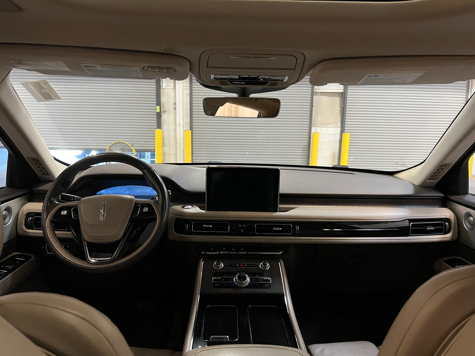 Thumbnail: 2020 Lincoln Aviator - 2