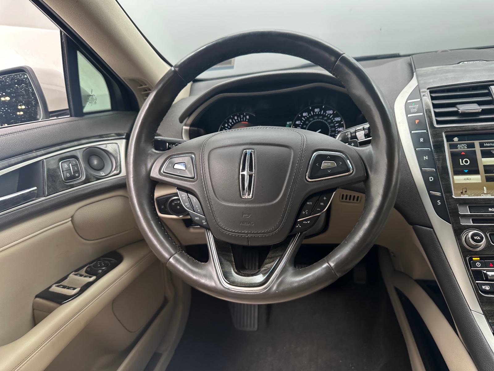 Thumbnail: 2019 Lincoln MKZ - 4