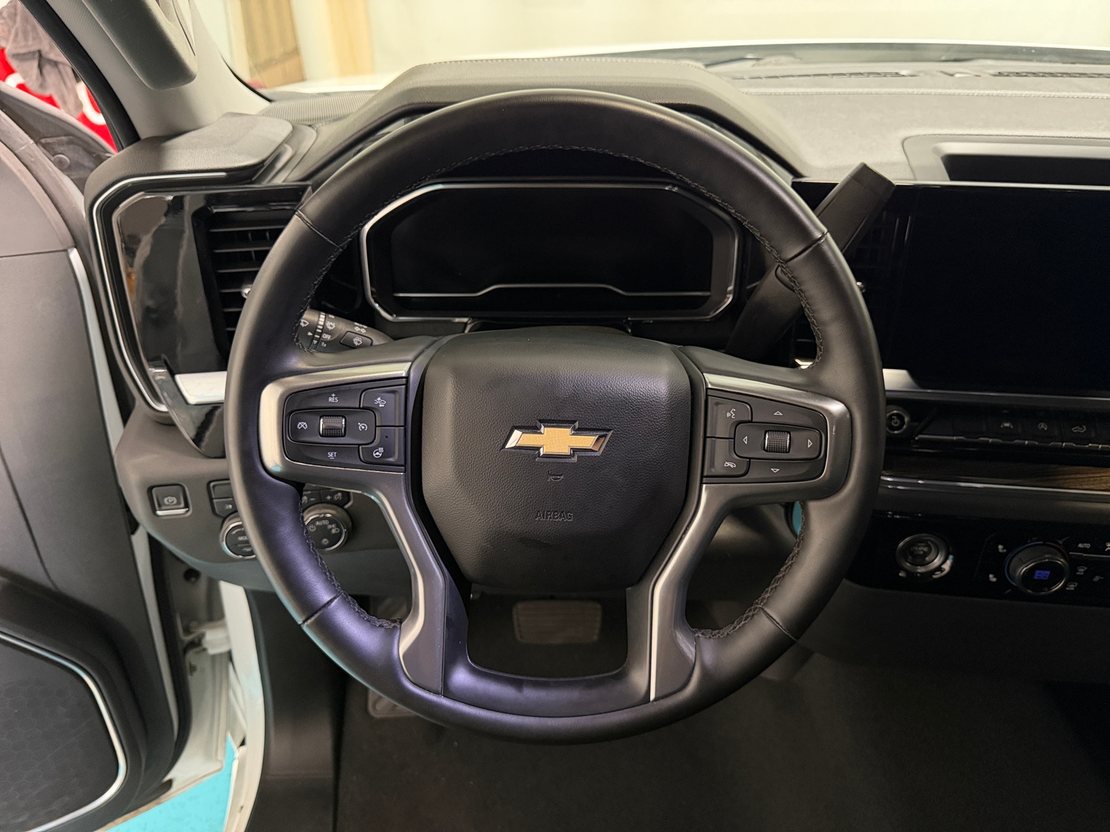 Thumbnail: 2023 Chevrolet Silverado 1500 - 5
