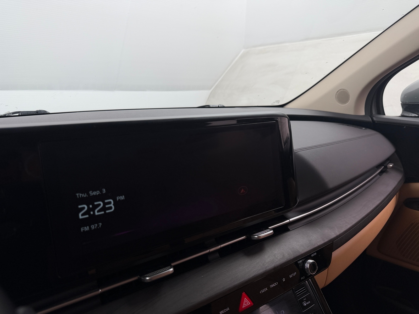 Thumbnail: 2024 Kia Carnival - 3
