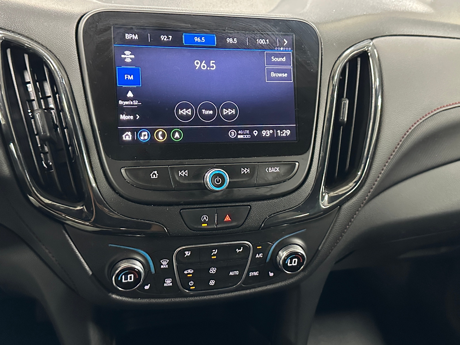 Thumbnail: 2022 Chevrolet Equinox - 4