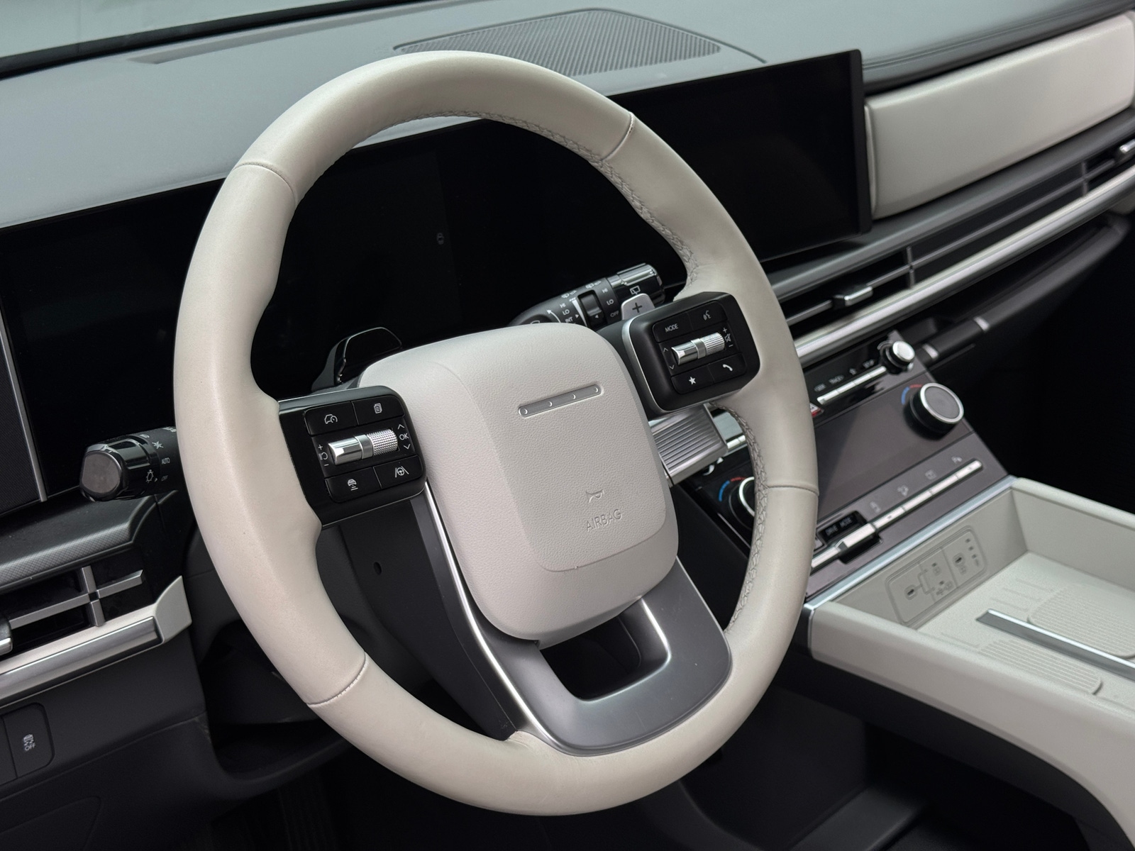 Thumbnail: 2025 Hyundai Santa Fe - 4