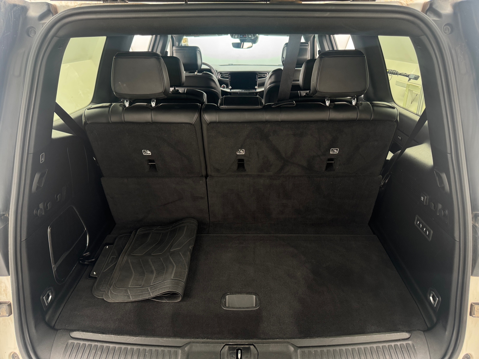 Thumbnail: 2024 Jeep Wagoneer - 6