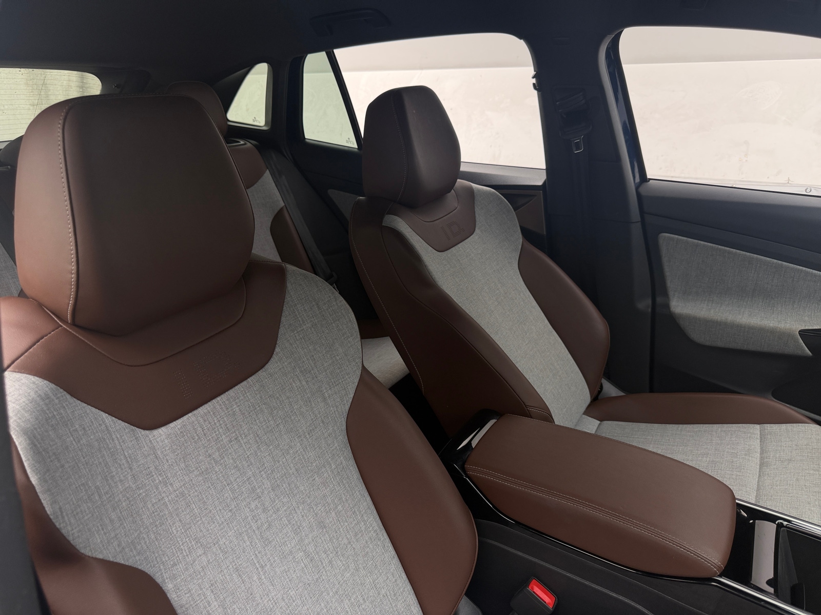 Thumbnail: 2023 Volkswagen ID.4 - 2