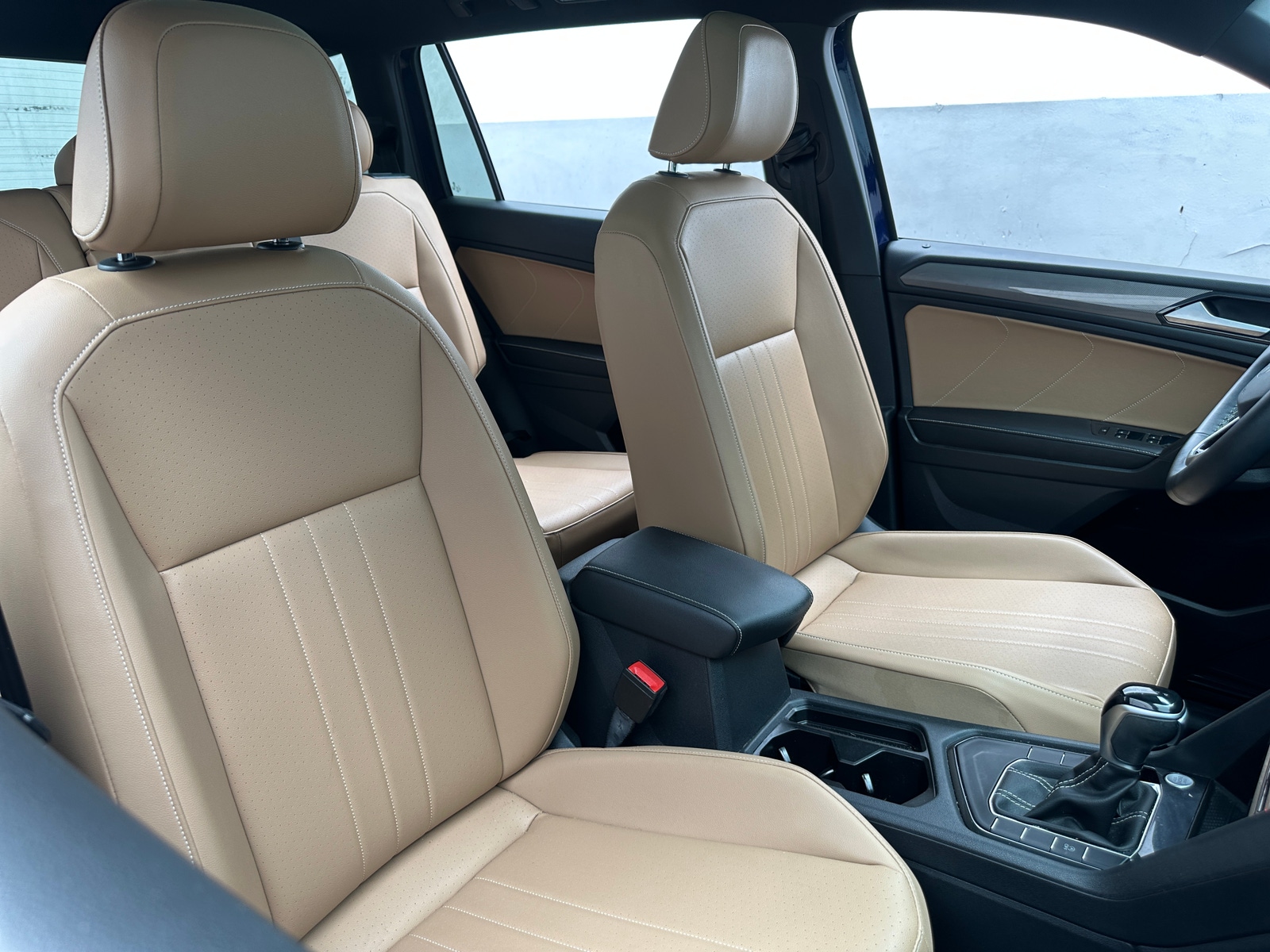 Thumbnail: 2022 Volkswagen Tiguan - 2