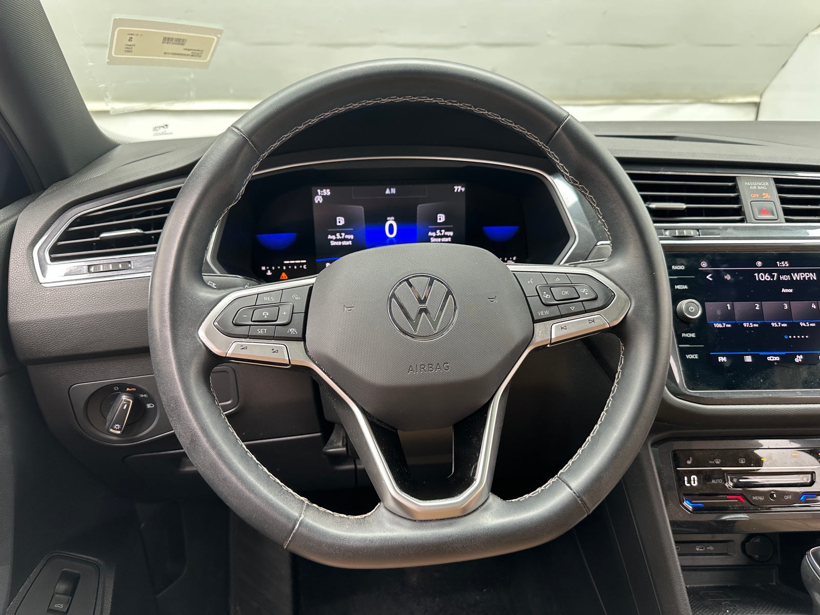 Thumbnail: 2022 Volkswagen Tiguan - 5