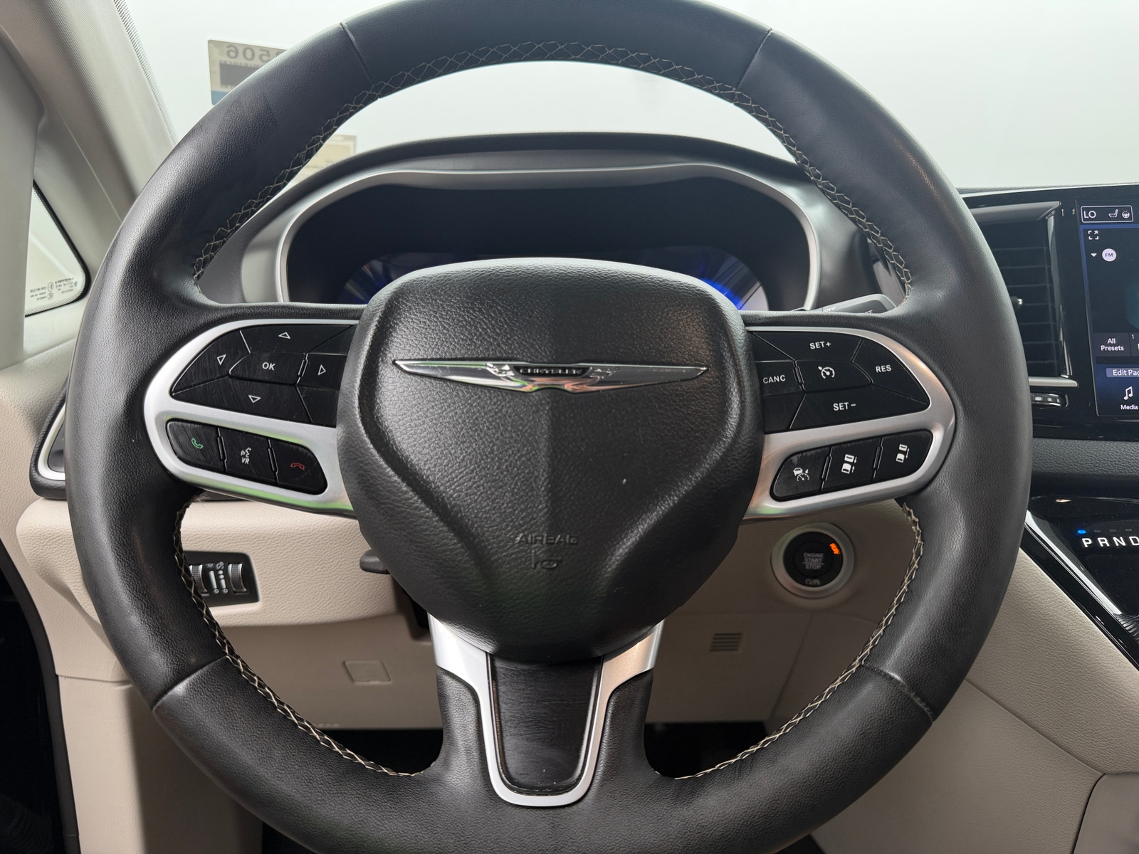 Thumbnail: 2024 Chrysler Pacifica - 4