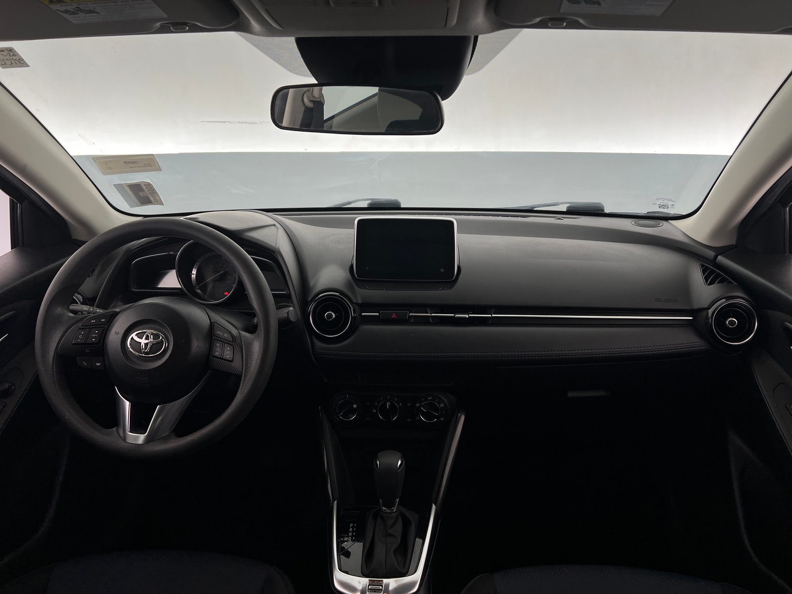 Thumbnail: 2017 Toyota Yaris iA - 3