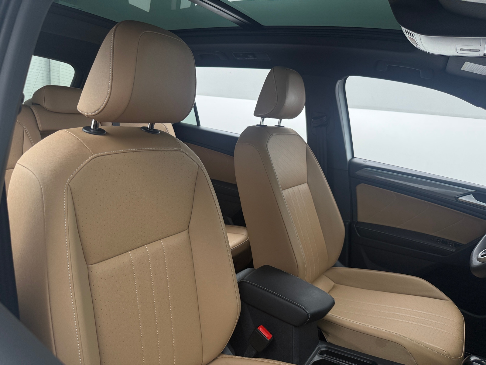 Thumbnail: 2023 Volkswagen Tiguan - 2