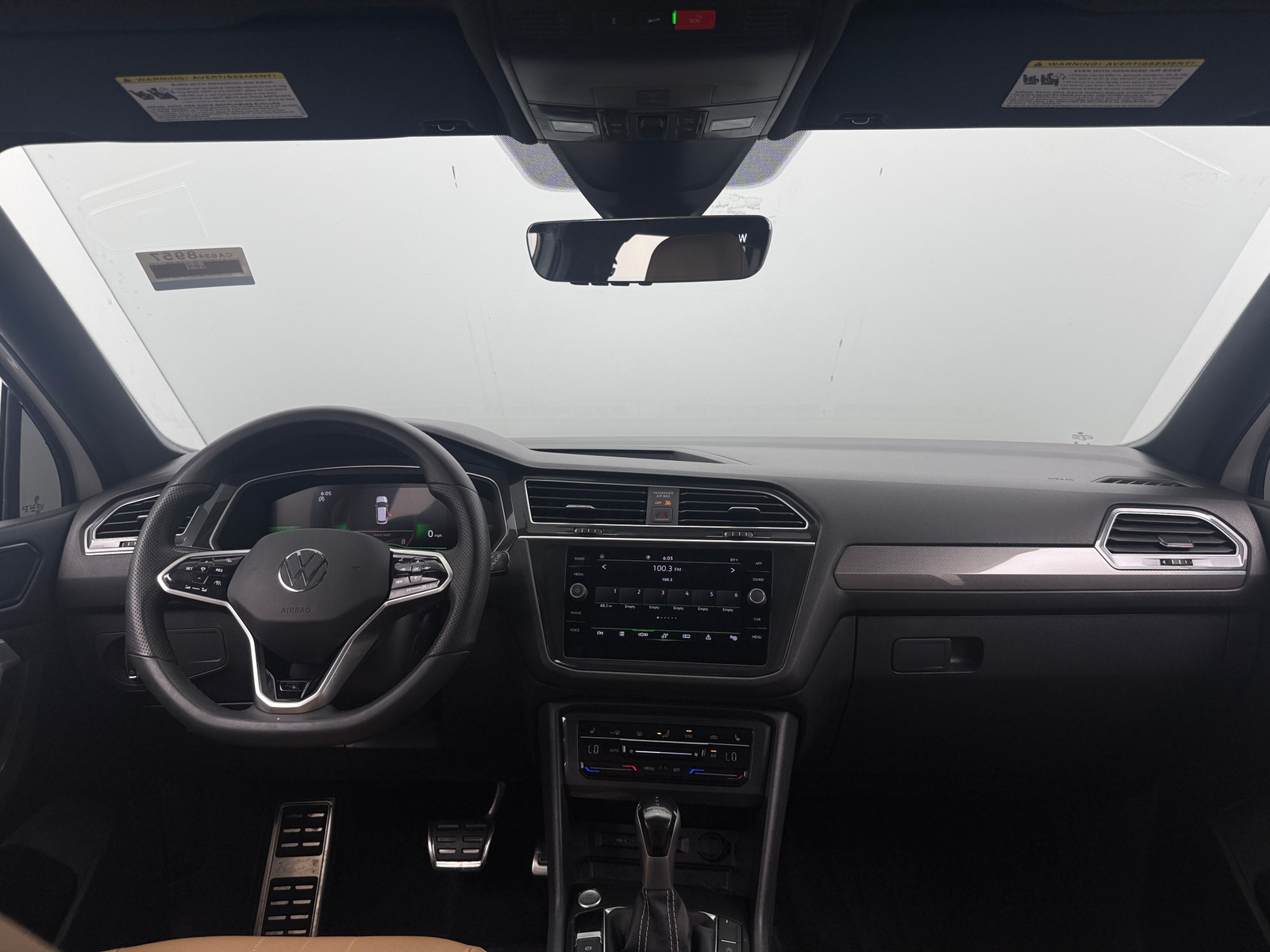 Thumbnail: 2023 Volkswagen Tiguan - 3
