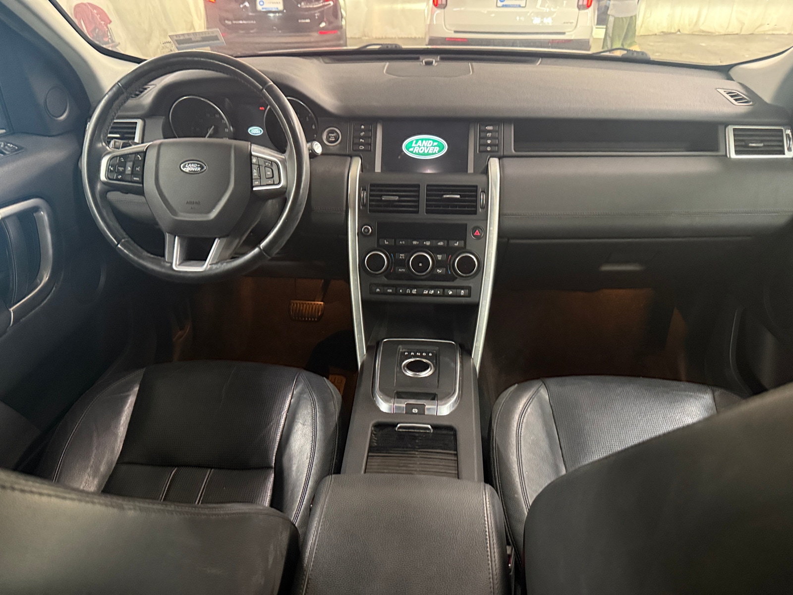 Thumbnail: 2017 Land Rover Discovery Sport - 2