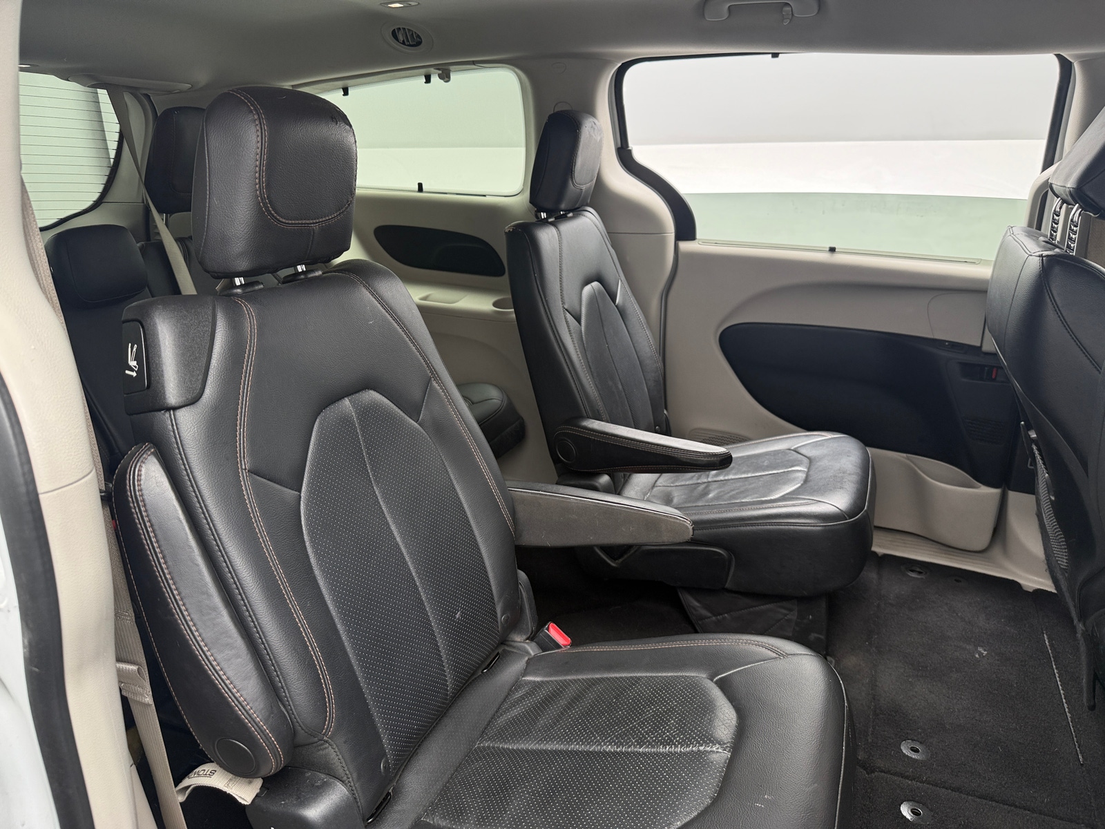 Thumbnail: 2018 Chrysler Pacifica - 5