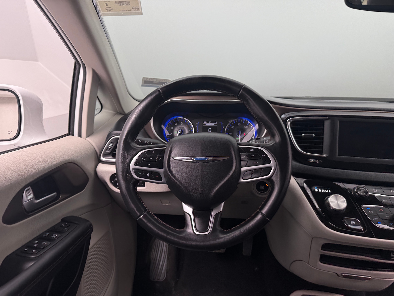 Thumbnail: 2018 Chrysler Pacifica - 4
