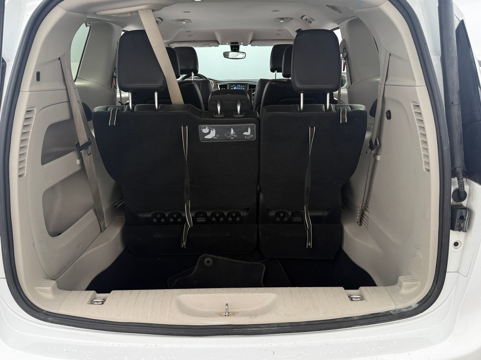 Thumbnail: 2018 Chrysler Pacifica - 6