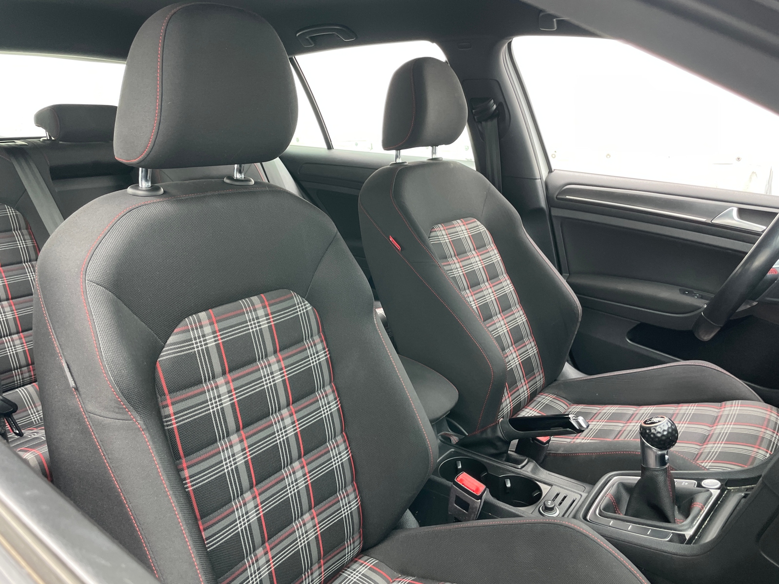 Thumbnail: 2019 Volkswagen Golf - 2