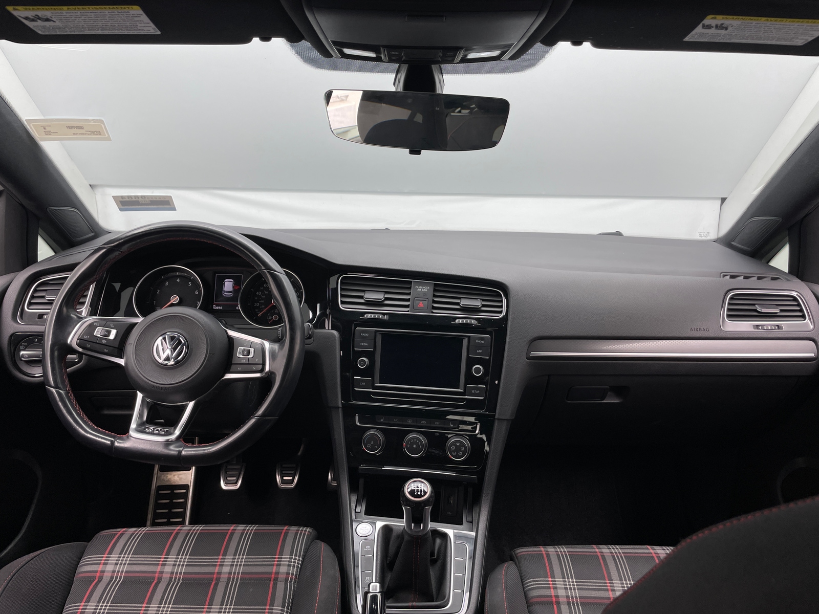 Thumbnail: 2019 Volkswagen Golf - 3